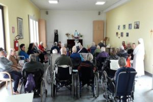 nws_rssa_mesagne_ospiti_operatori_recitano_insieme_santo_rosario_1075_1